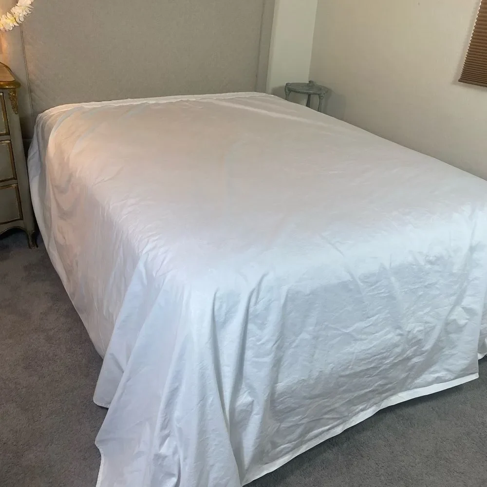 White Embroidered luxury Bedding Sheet - Elegant Floral Detail